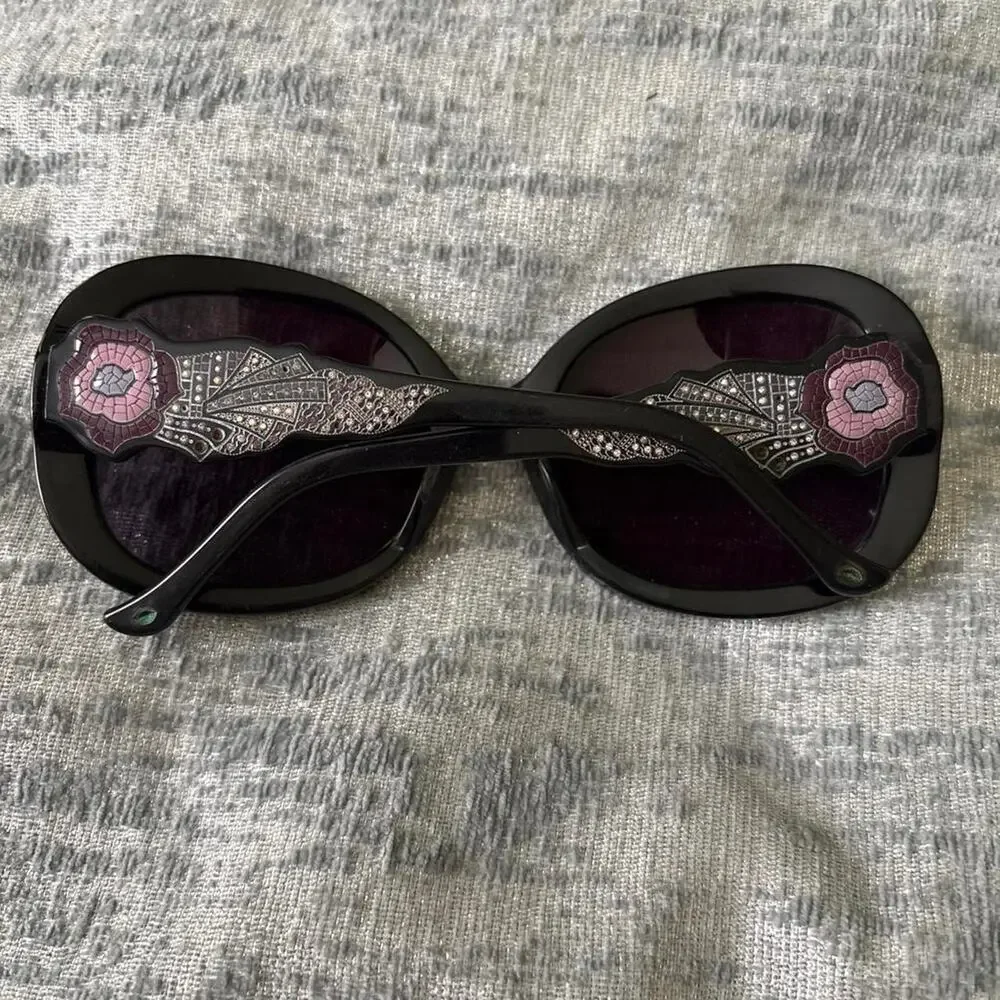 Judith leiber black sunglasses with
